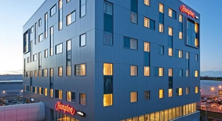 Hampton By Hilton Gatwick North