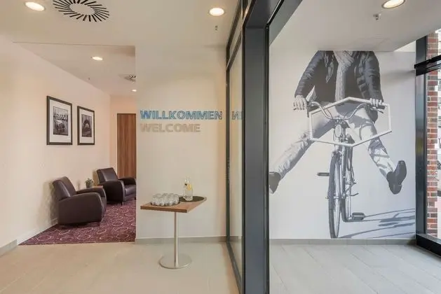 Hampton by Hilton Hamburg City Centre - Lobi