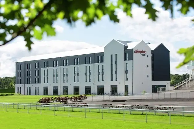 Hampton by Hilton Hamilton Park - Dış Mekan