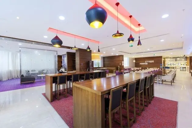 Hampton by Hilton İstanbul Kayaşehir - Lobi