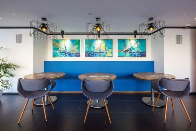 Hampton by Hilton Istanbul Kurtkoy - Lobi
