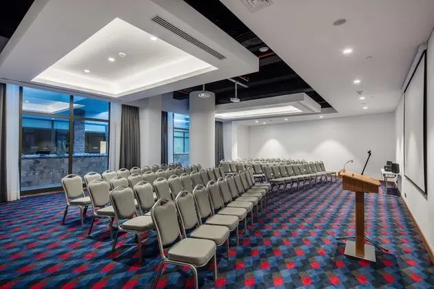 Hampton by Hilton İzmir Aliağa - İş / Konferans