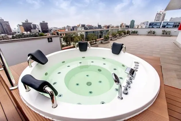 Hampton by Hilton Lima San Isidro - Havuz