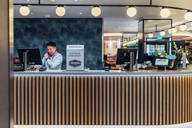 Hampton by Hilton London Park Royal - Lobi