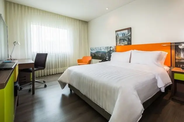 Hampton by Hilton Medellin - Oda