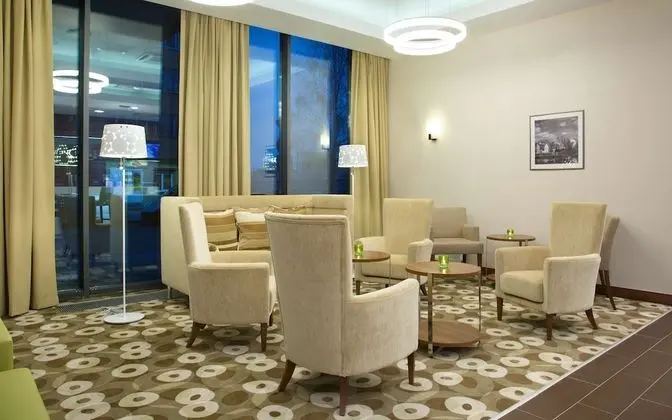 Hampton by Hilton Minsk City Centre - Lobi