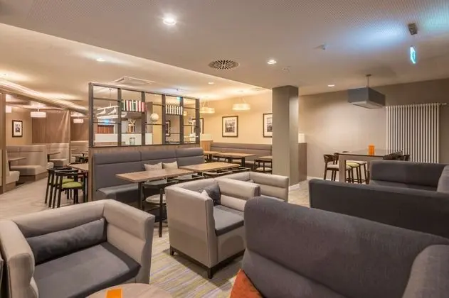 Hampton by Hilton Munich City West - Lobi