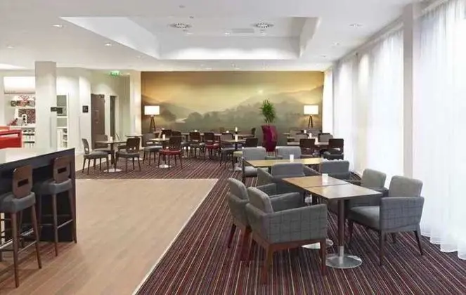 Hampton by Hilton Newport East