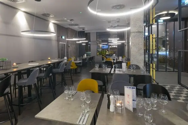 Hampton by Hilton Poznan Old Town - Yerinde Yemek