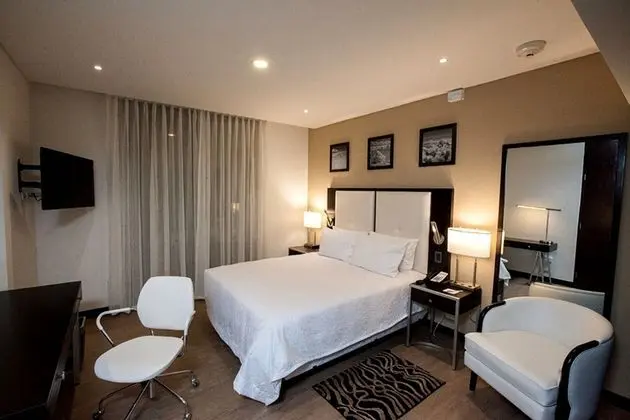 Hampton By Hilton Santa Cruz - Oda