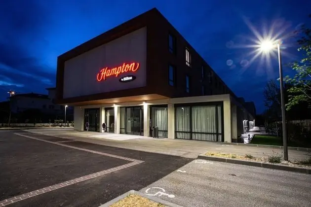 Hampton by Hilton Toulouse Airport - Dış Mekan