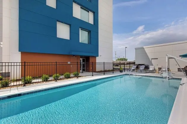 Hampton Inn Albertville - Havuz