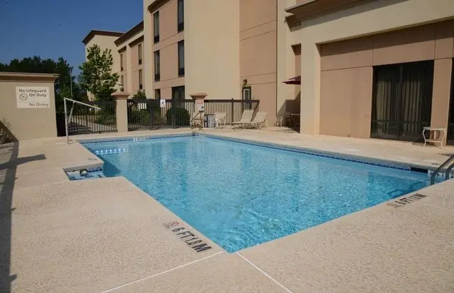 Hampton Inn Americus - Havuz