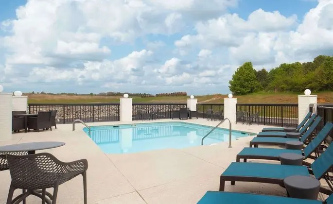 Hampton Inn Athens - Havuz