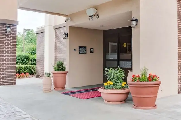 Hampton Inn Bellevue - Nashville-I-40 West - Dış Mekan