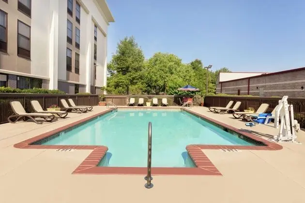 Hampton Inn Birmingham/Trussville - Havuz