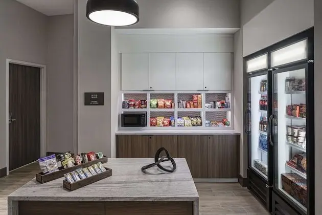 Hampton Inn Boston Woburn - Yerinde Yemek