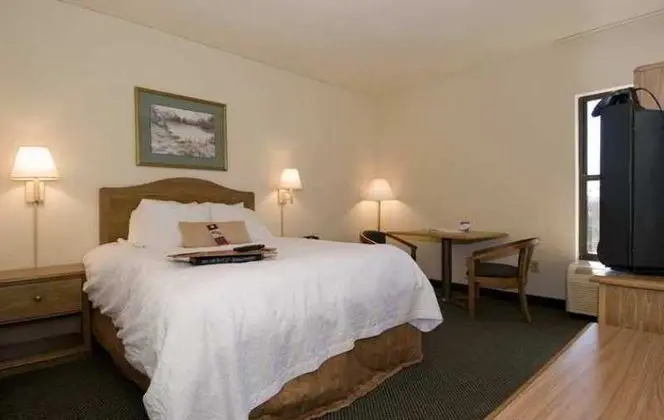 Hampton Inn Brevard - Genel