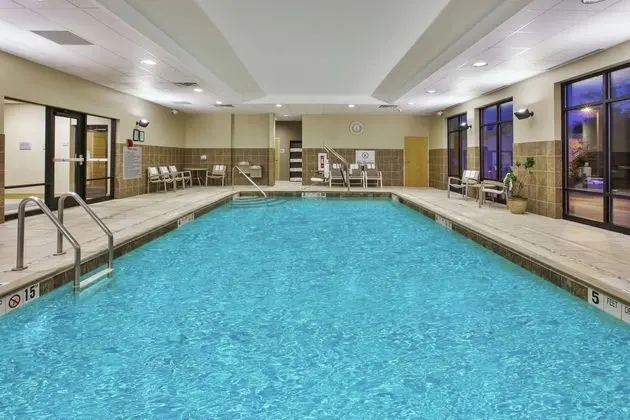 Hampton Inn Brockport - Havuz