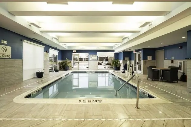 Hampton Inn Buffalo - Amherst, NY - Havuz