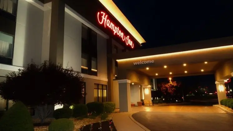 Hampton Inn Carbondale - Dış Mekan
