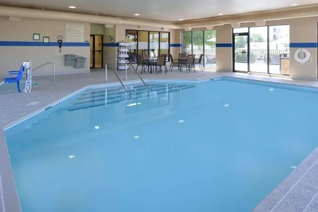 Hampton Inn Carbondale - Havuz