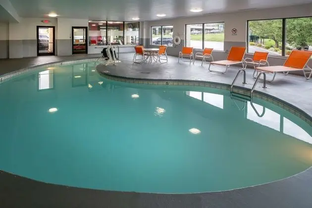Hampton Inn Charleston-Downtown - Havuz