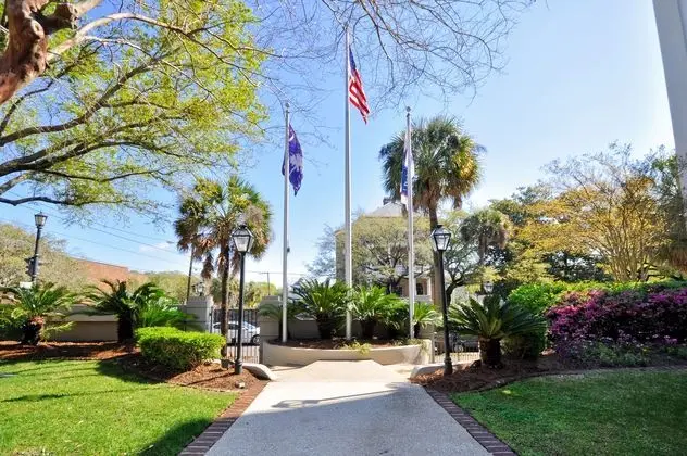 Hampton Inn Charleston-Historic District - Dış Mekan