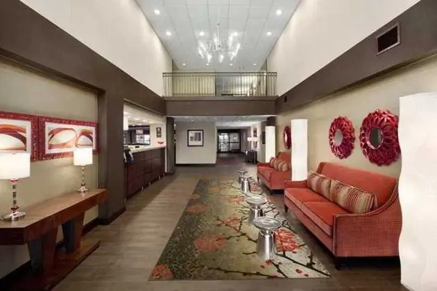 Hampton Inn Charleston-Southridge 