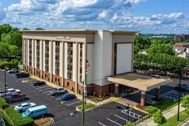 Hampton Inn Charlotte-University Place - Dış Mekan