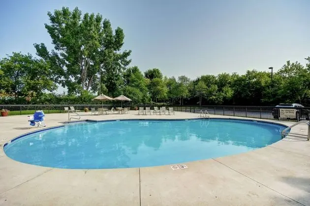 Hampton Inn Chicago/Gurnee - Havuz