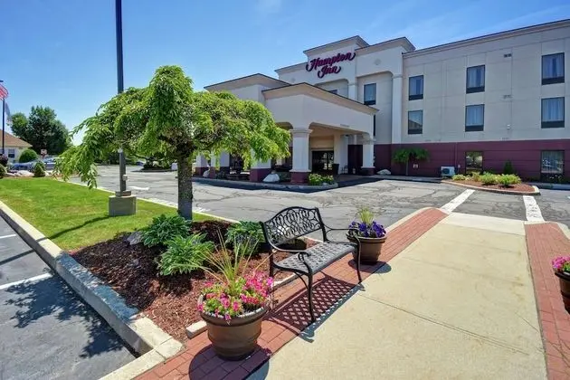 Hampton Inn Chicopee/Springfield - Dış Mekan