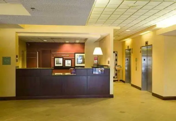 Hampton Inn Clarksville - Genel