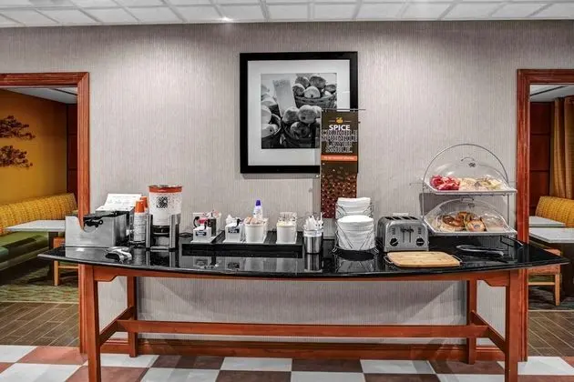 Hampton Inn Coldwater - Yerinde Yemek