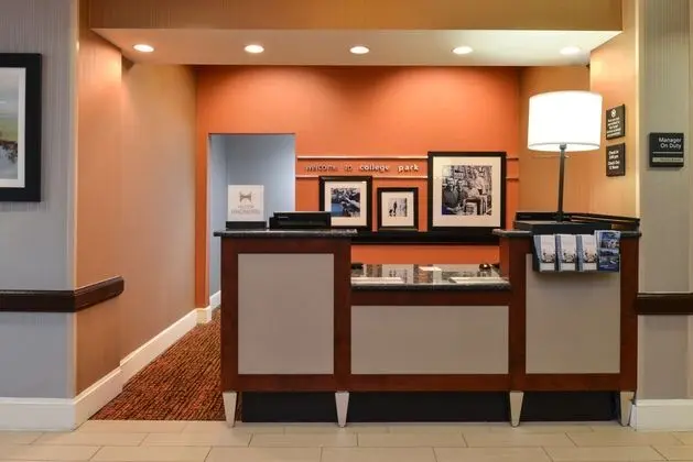 Hampton Inn College Park - Lobi