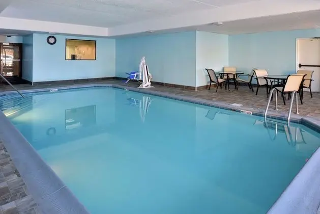 Hampton Inn Columbus-East - Havuz