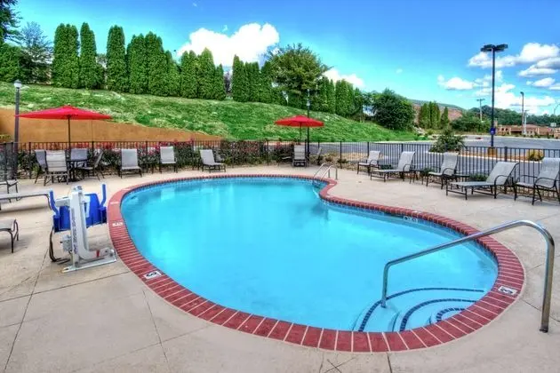 Hampton Inn Cookeville - Havuz