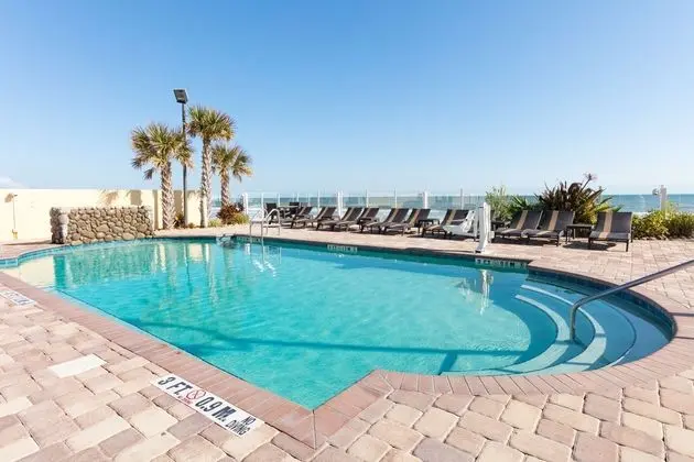 Hampton Inn Daytona Beach/Beachfront, FL - Havuz