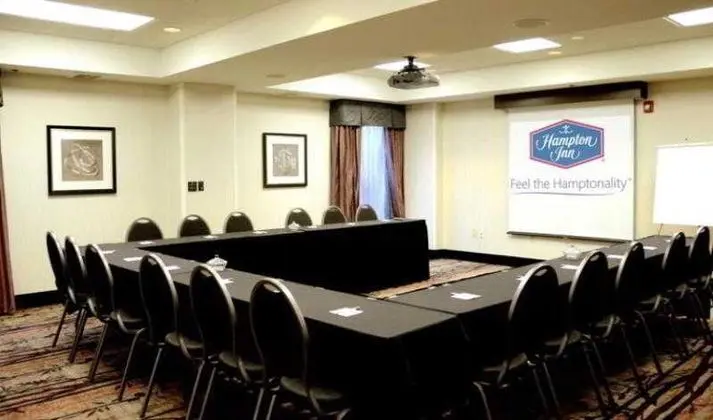 Hampton Inn Denver-International Airport - İş / Konferans