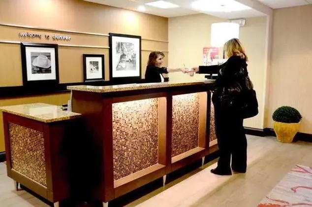 Hampton Inn Denver-International Airport - Lobi