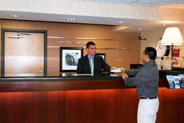 Hampton Inn Des Moines Airport - Genel