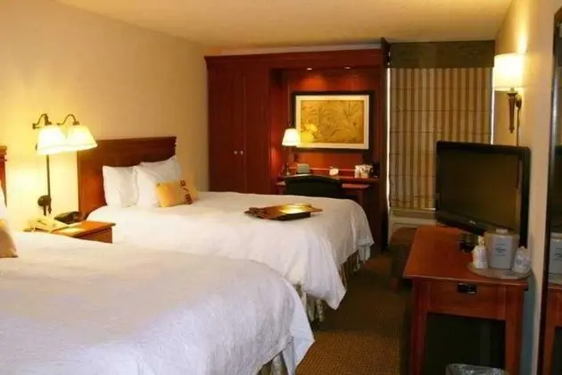 Hampton Inn Des Moines Airport - Genel