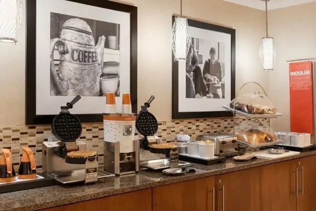 Hampton Inn Des Moines-West - Yeme / İçme