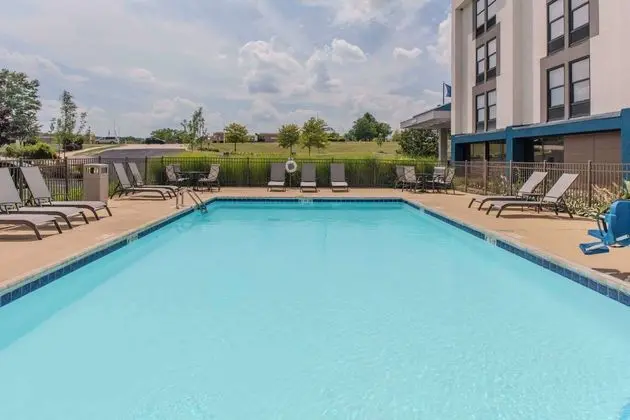 Hampton Inn Detroit/Northville - Havuz
