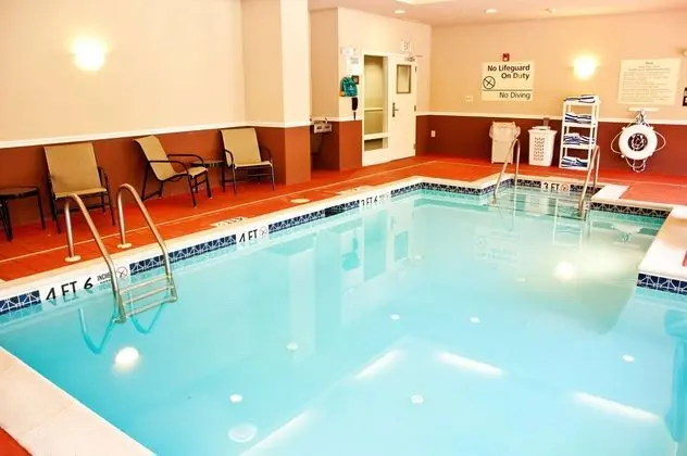 Hampton Inn Doylestown - Havuz