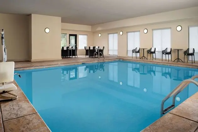 Hampton Inn Duncan - Havuz
