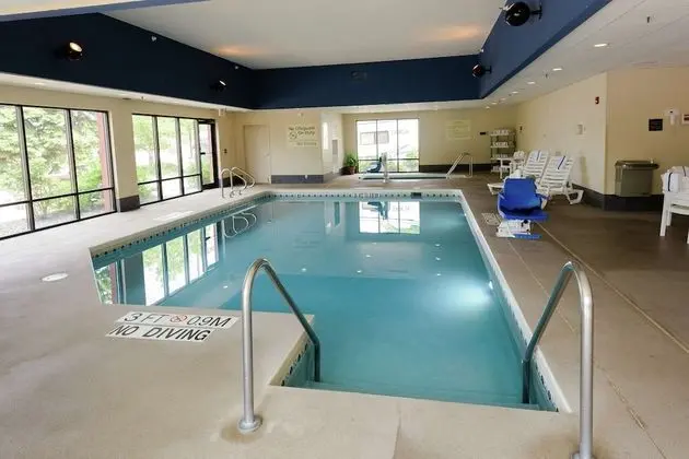 Hampton Inn Eau Claire - Havuz