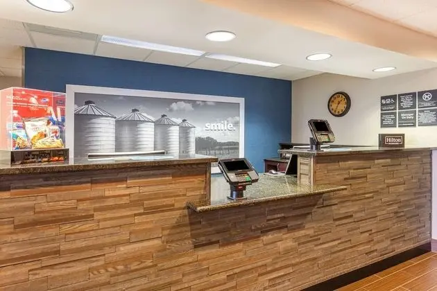 Hampton Inn Eau Claire - Lobi
