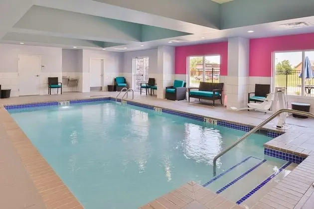 Hampton Inn Emporia - Havuz