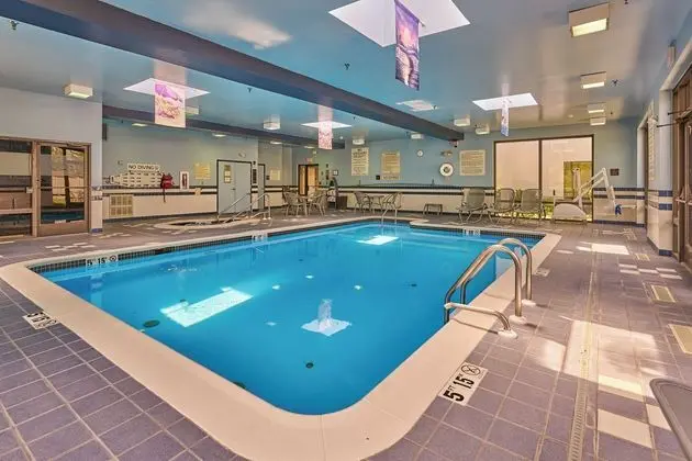 Hampton Inn Flemington - Havuz